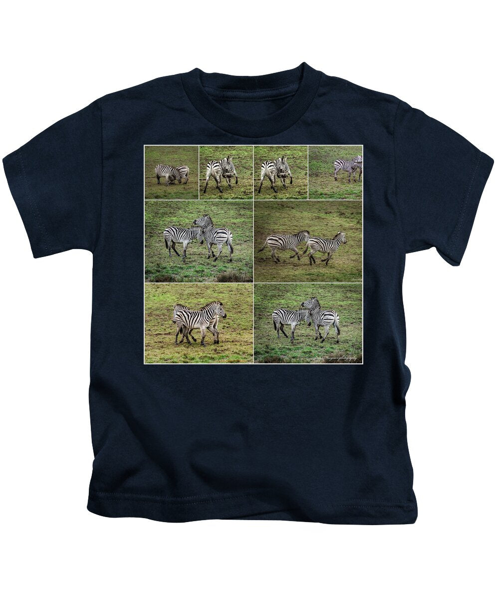 Zebras in play - Kids T-Shirt