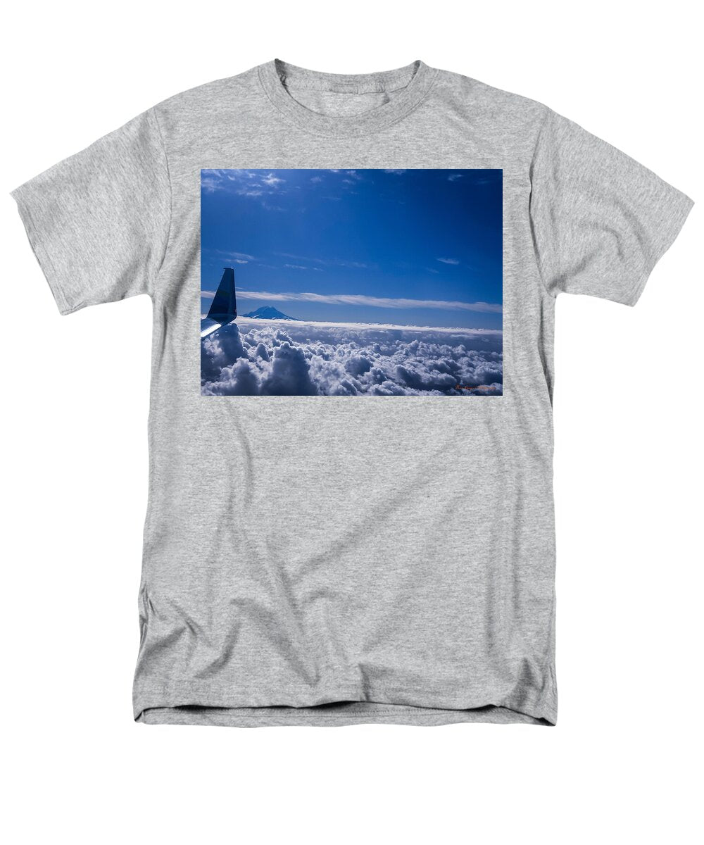 Above the clouds  - Men's T-Shirt  (Regular Fit)