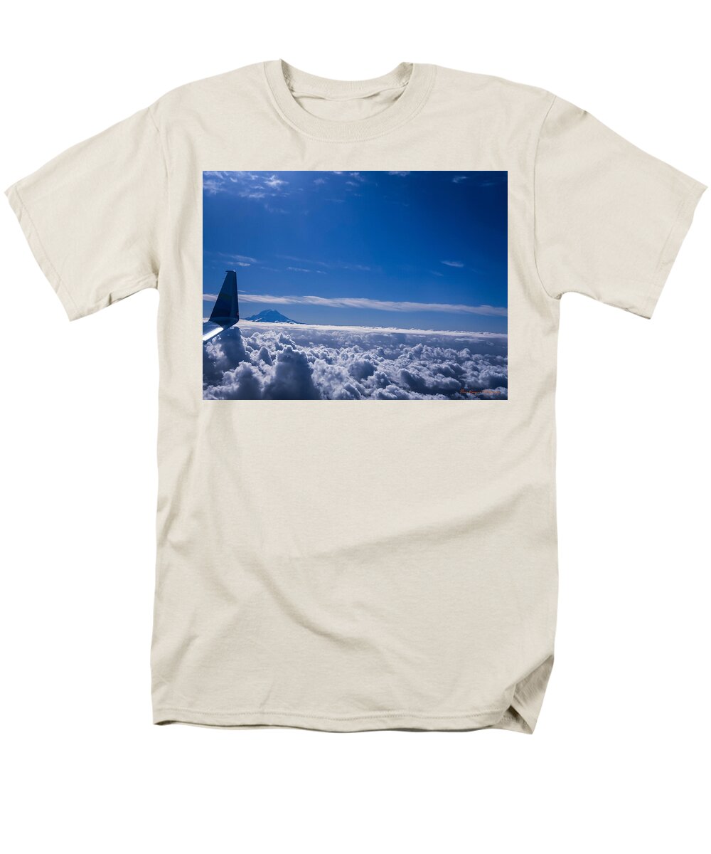 Above the clouds  - Men's T-Shirt  (Regular Fit)