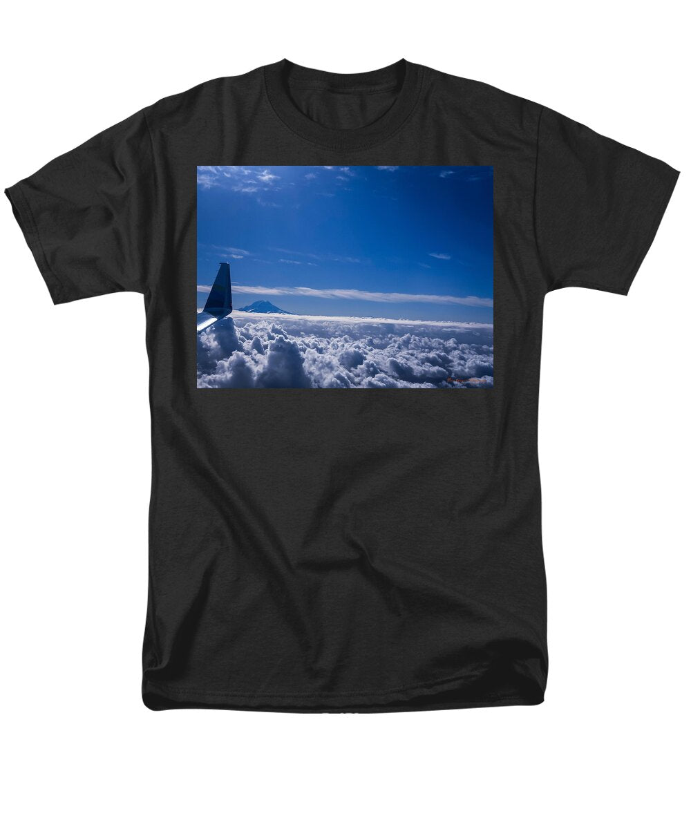Above the clouds  - Men's T-Shirt  (Regular Fit)