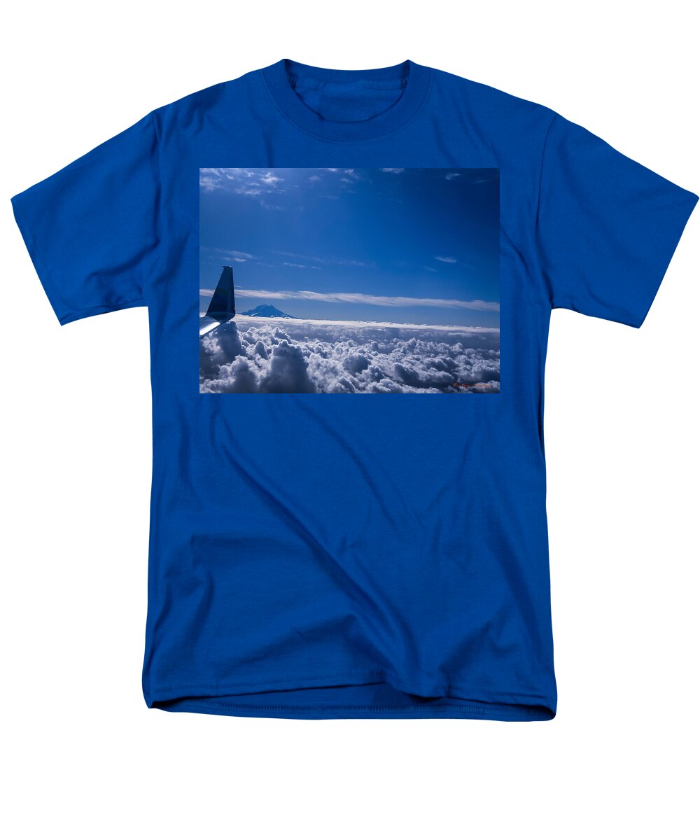 Above the clouds  - Men's T-Shirt  (Regular Fit)