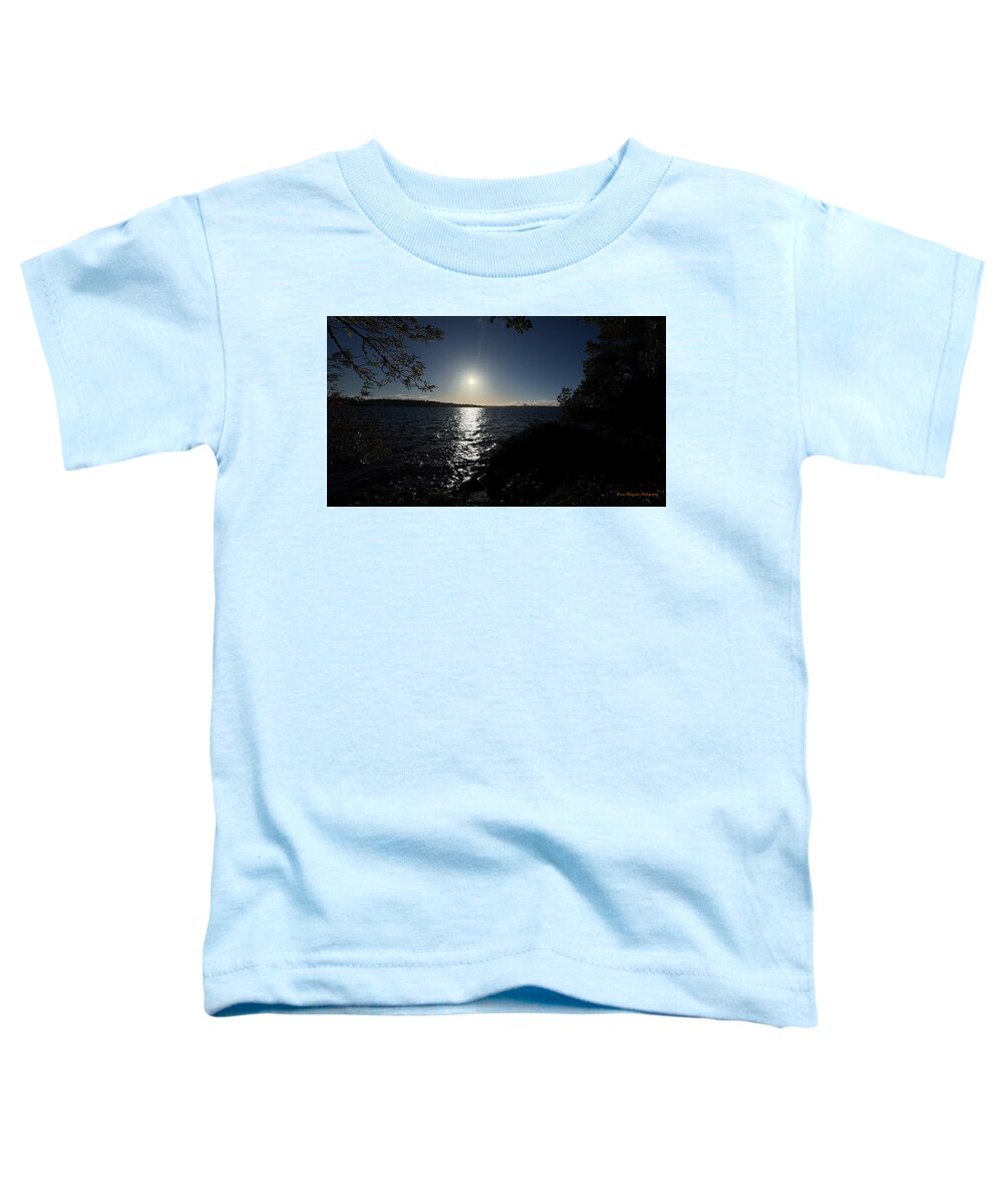 As the sun sets  - Toddler T-Shirt