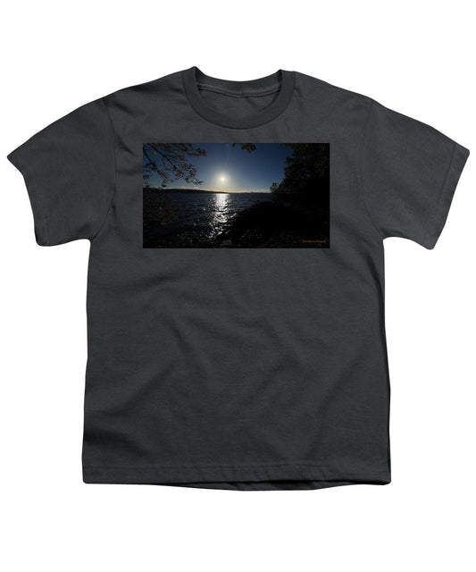 As the sun sets  - Youth T-Shirt