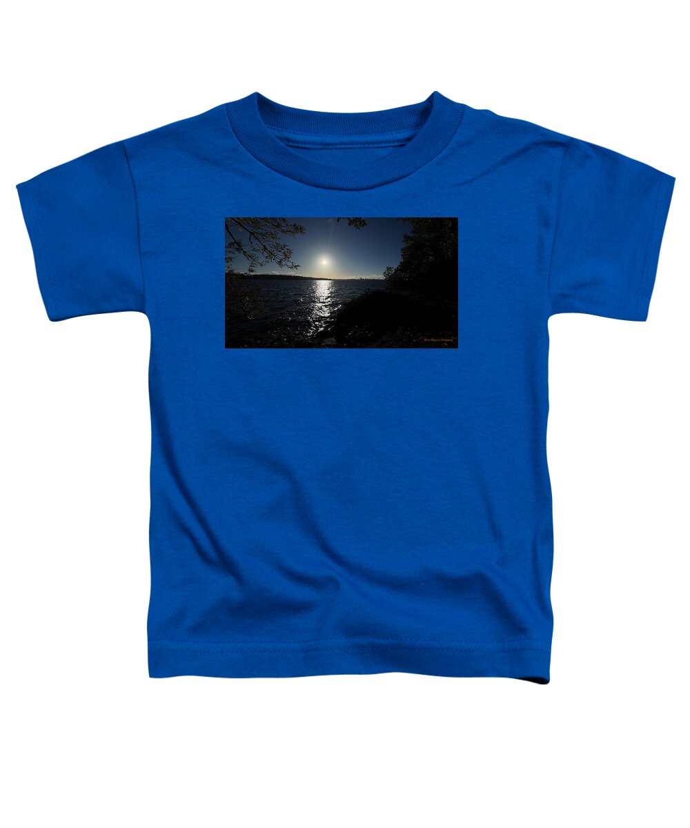 As the sun sets  - Toddler T-Shirt