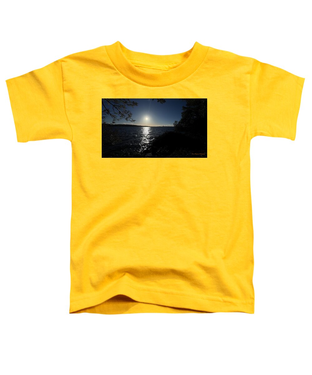 As the sun sets  - Toddler T-Shirt