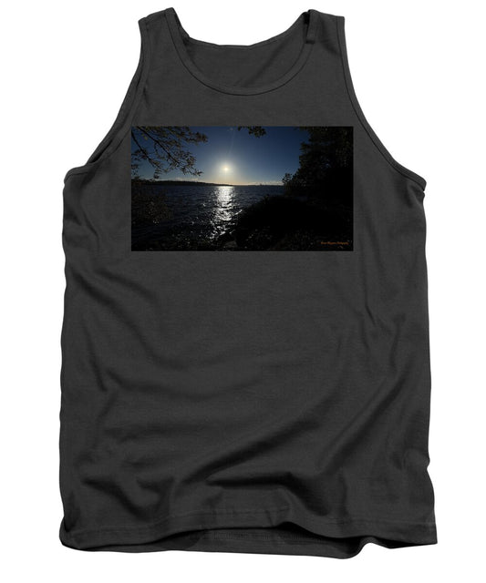 As the sun sets  - Tank Top
