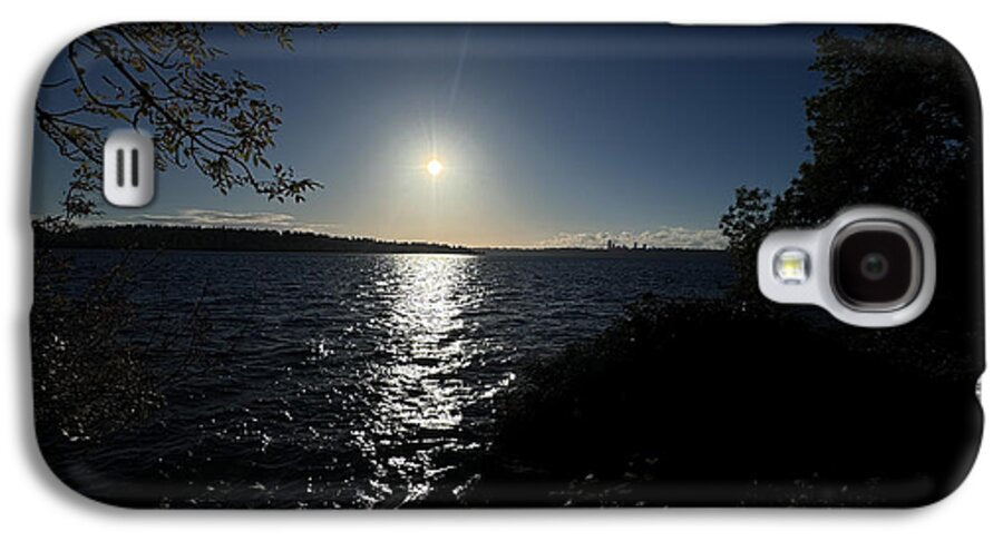 As the sun sets  - Phone Case