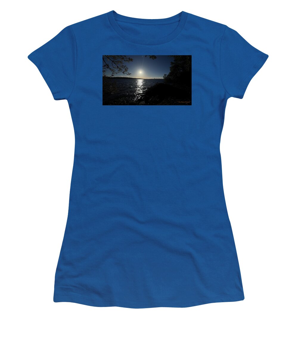 As the sun sets  - Women's T-Shirt