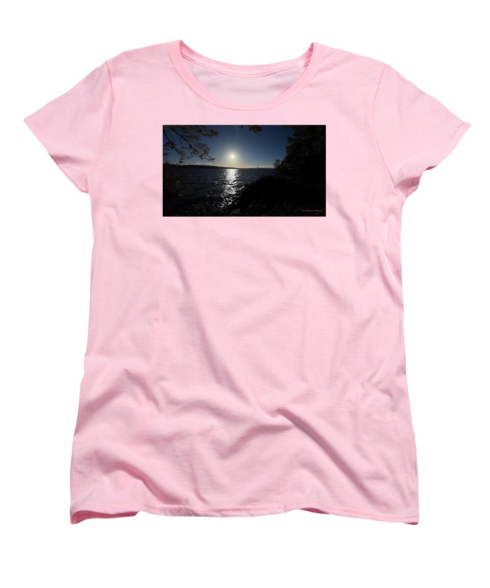 As the sun sets  - Women's T-Shirt (Standard Fit)