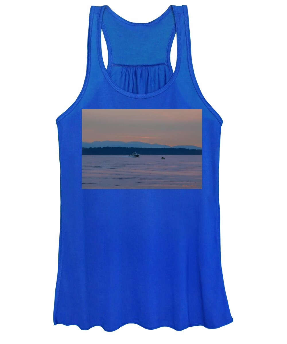 Boating at sunset - Women's Tank Top