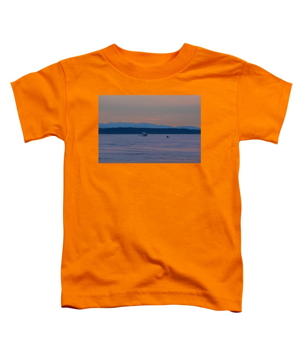 Boating at sunset - Toddler T-Shirt
