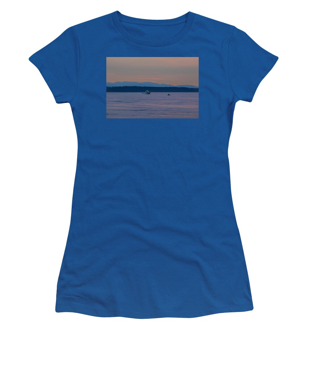 Boating at sunset - Women's T-Shirt