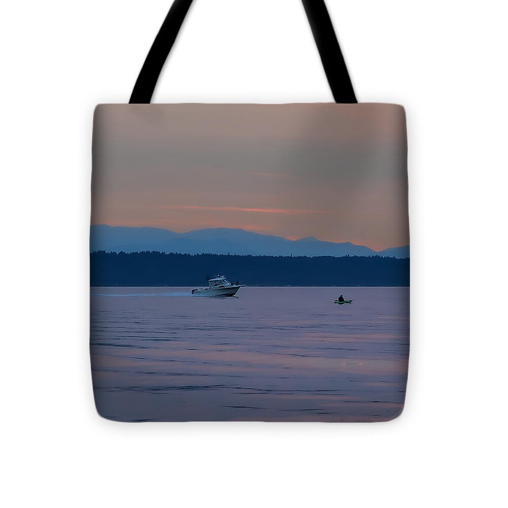 Boating at sunset - Tote Bag