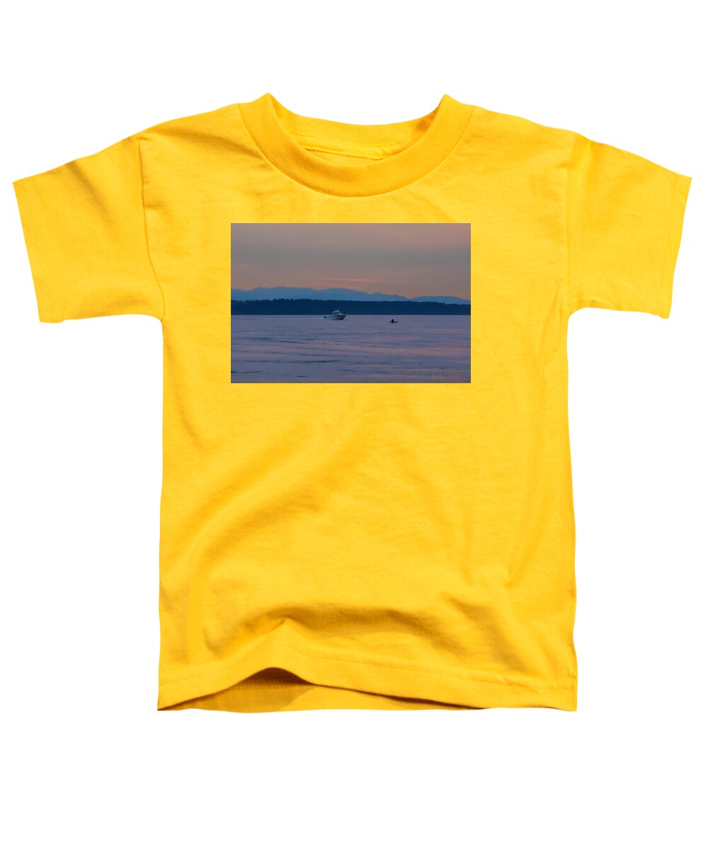 Boating at sunset - Toddler T-Shirt