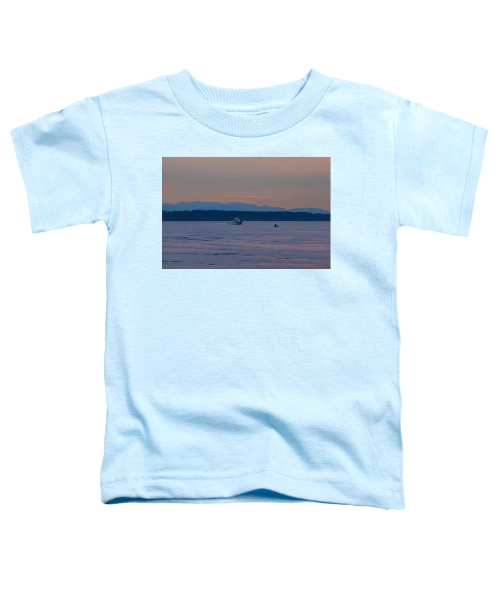 Boating at sunset - Toddler T-Shirt