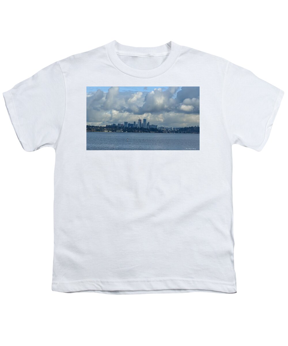 Clouds above the city  - Youth T-Shirt