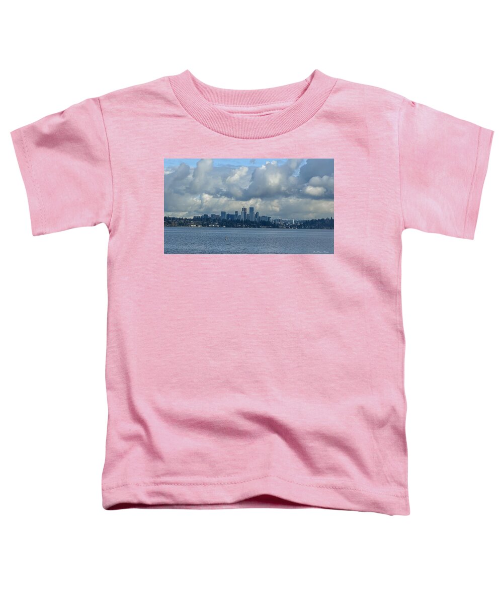 Clouds above the city  - Toddler T-Shirt
