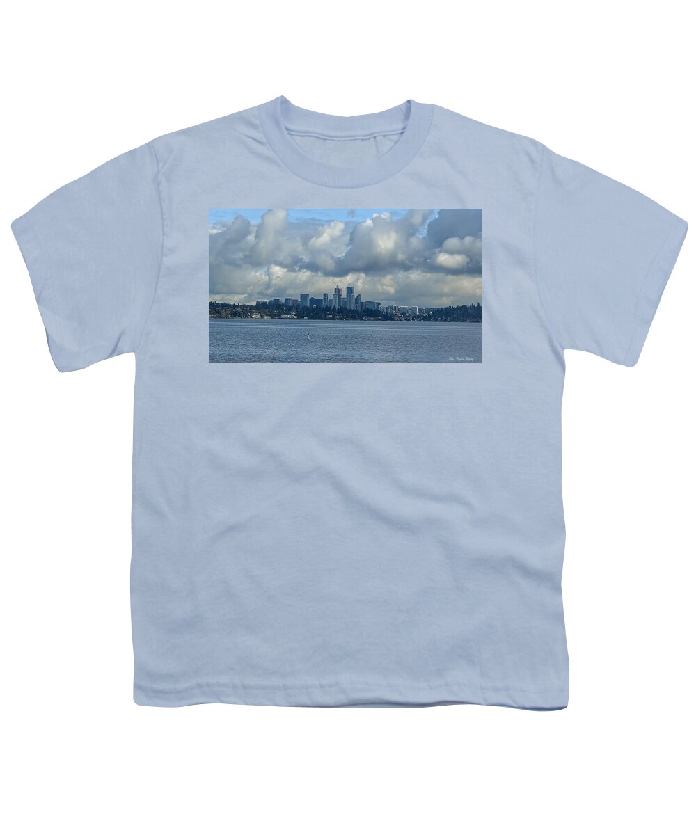 Clouds above the city  - Youth T-Shirt