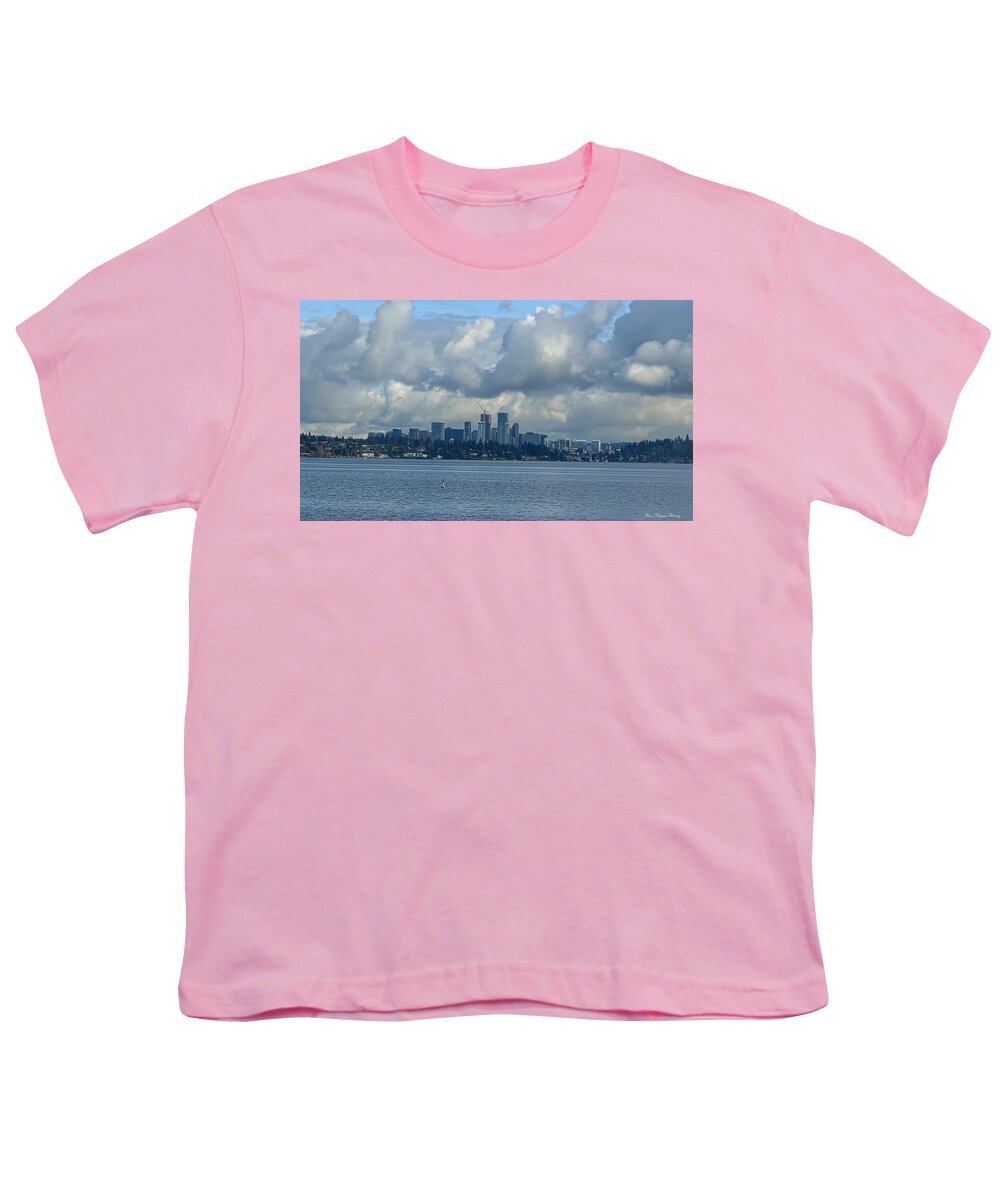 Clouds above the city  - Youth T-Shirt