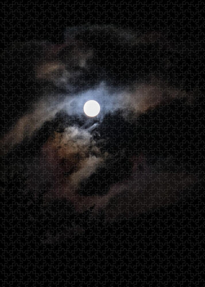 Clouds around the moon  - Puzzle
