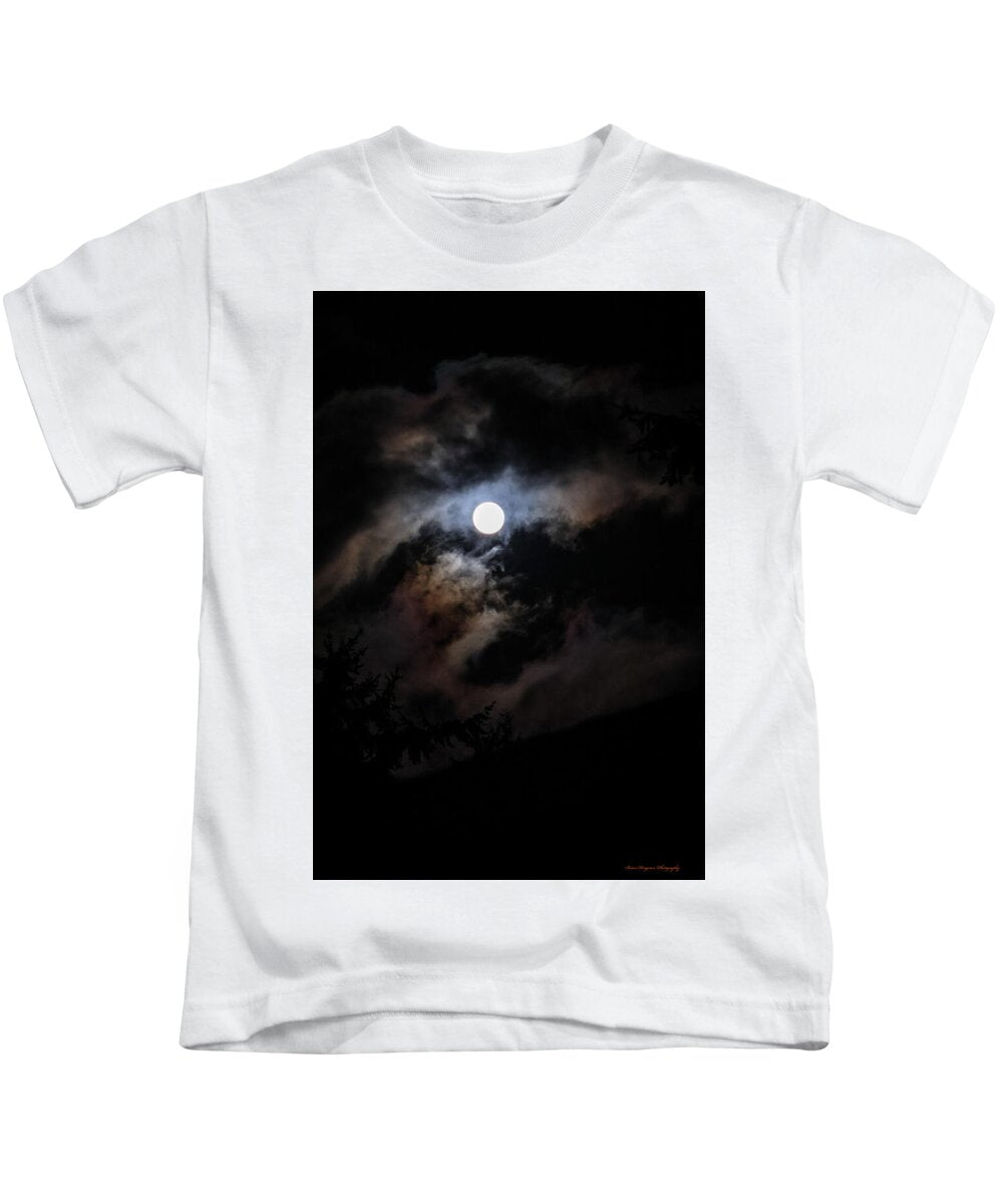 Clouds around the moon  - Kids T-Shirt