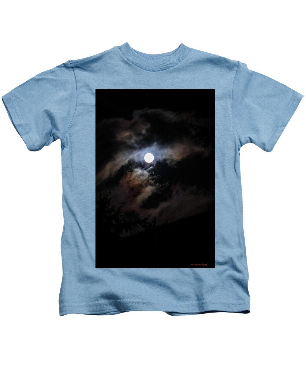 Clouds around the moon  - Kids T-Shirt