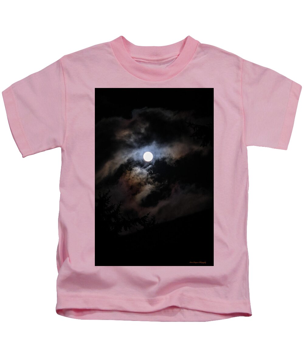 Clouds around the moon  - Kids T-Shirt
