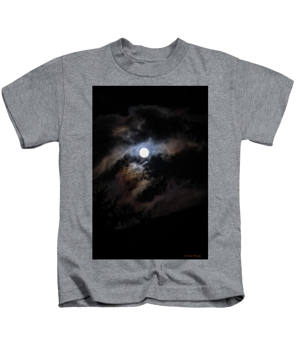 Clouds around the moon  - Kids T-Shirt