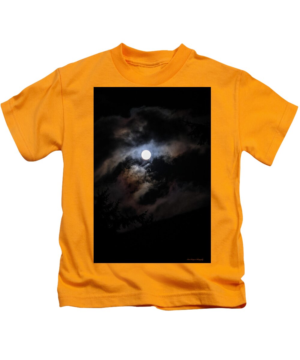 Clouds around the moon  - Kids T-Shirt