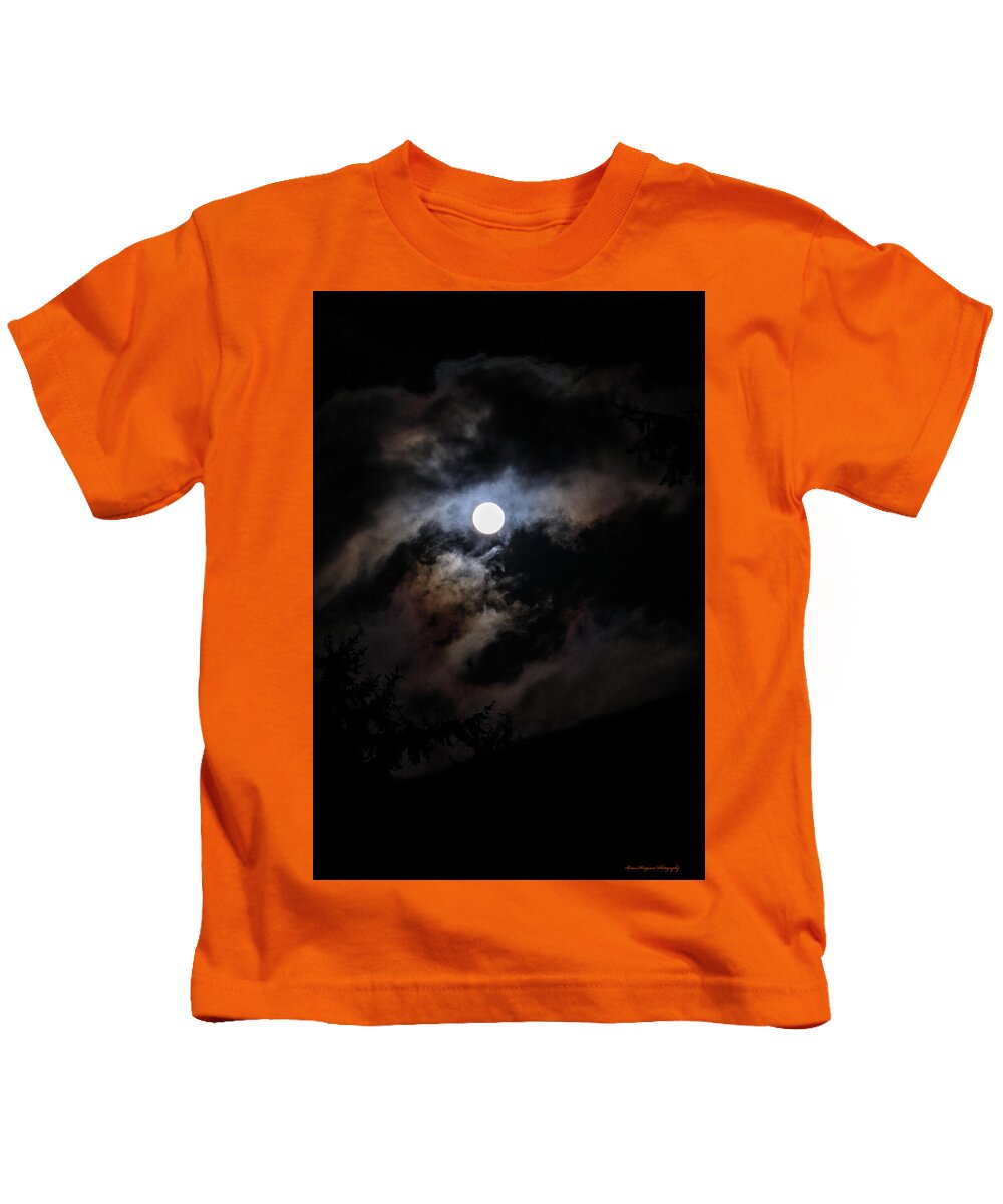 Clouds around the moon  - Kids T-Shirt