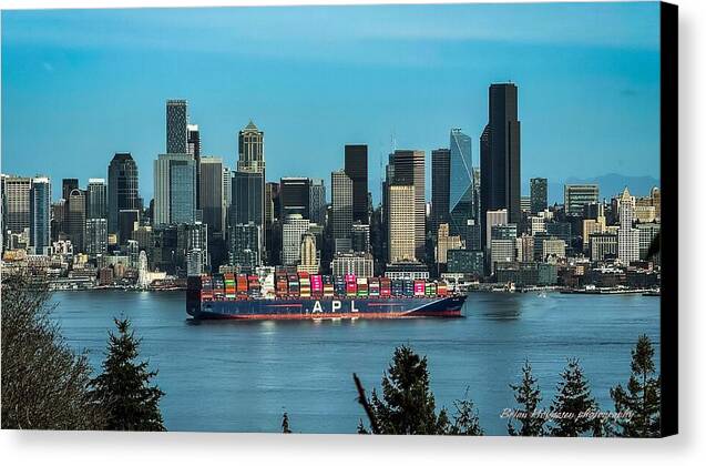 Container ship going into port  - Canvas Print