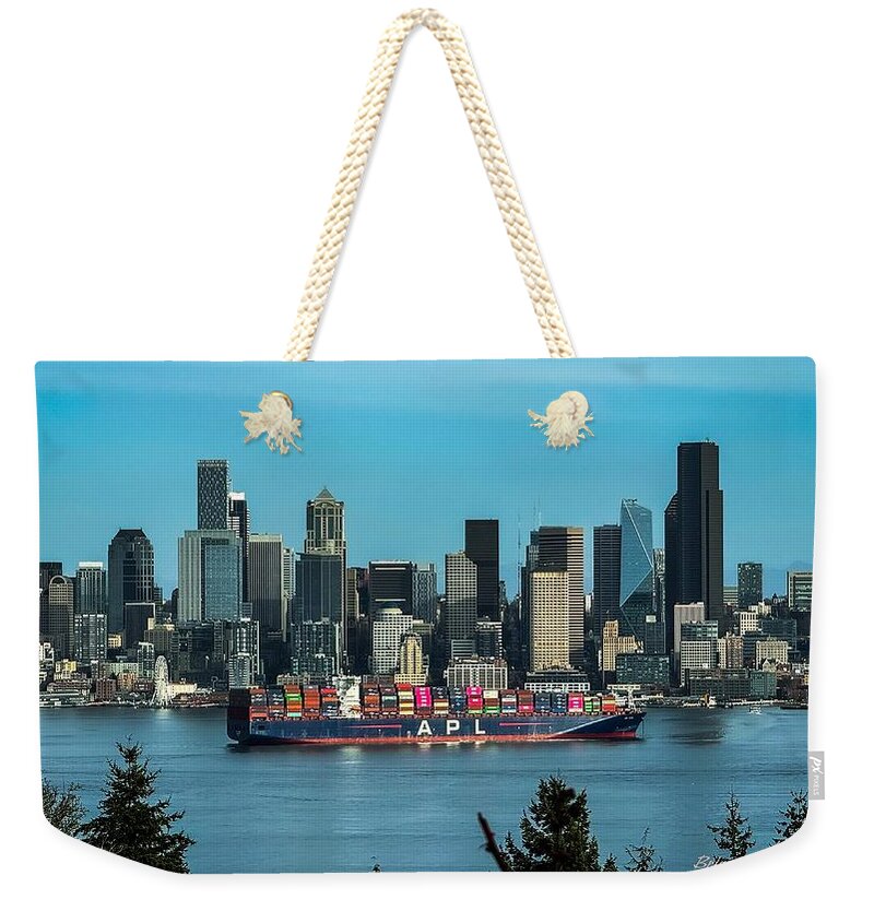 Container ship going into port  - Weekender Tote Bag