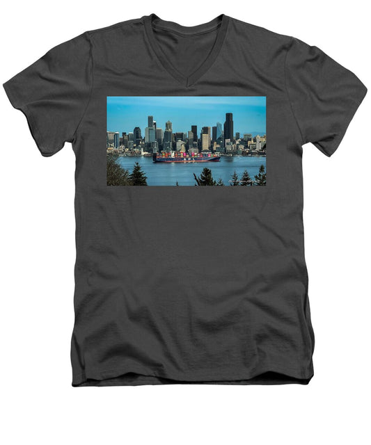 Container ship going into port  - Men's V-Neck T-Shirt