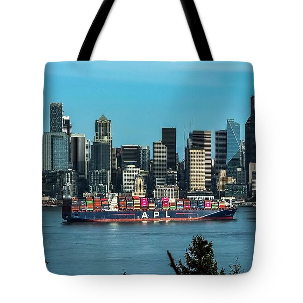 Container ship going into port  - Tote Bag