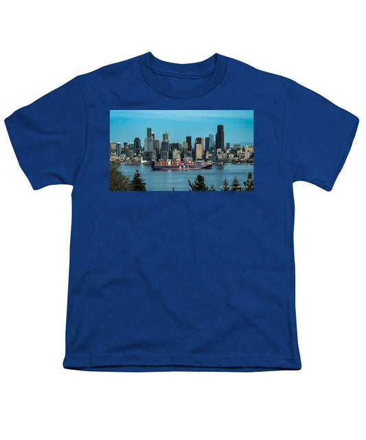 Container ship going into port  - Youth T-Shirt