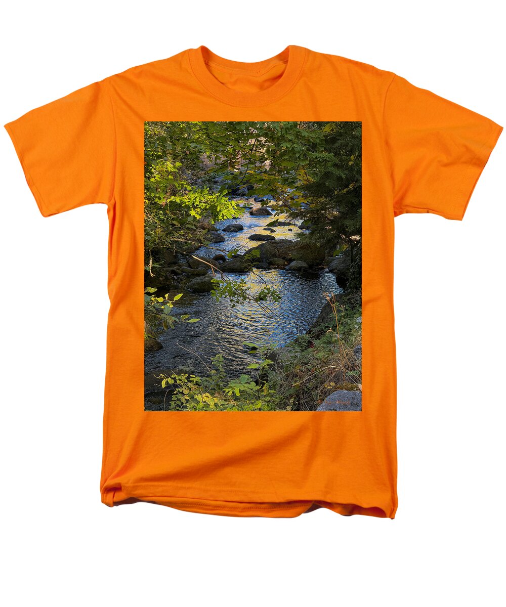 Creek  - Men's T-Shirt  (Regular Fit)