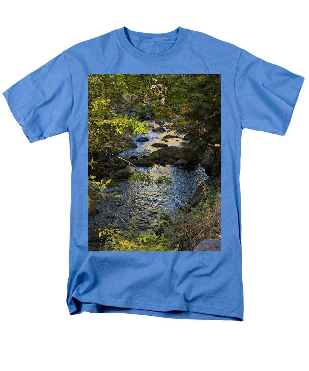 Creek  - Men's T-Shirt  (Regular Fit)