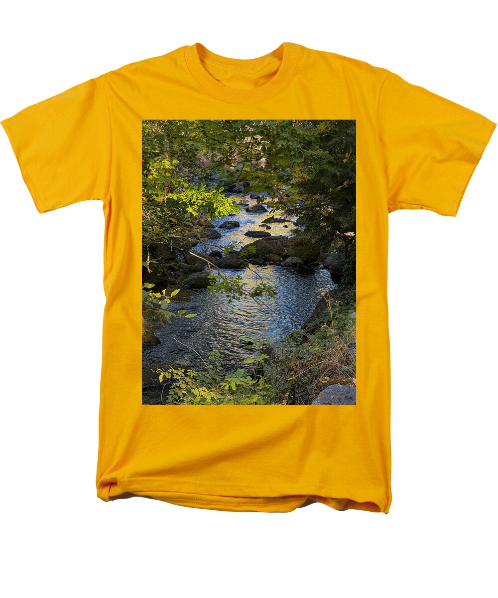 Creek  - Men's T-Shirt  (Regular Fit)