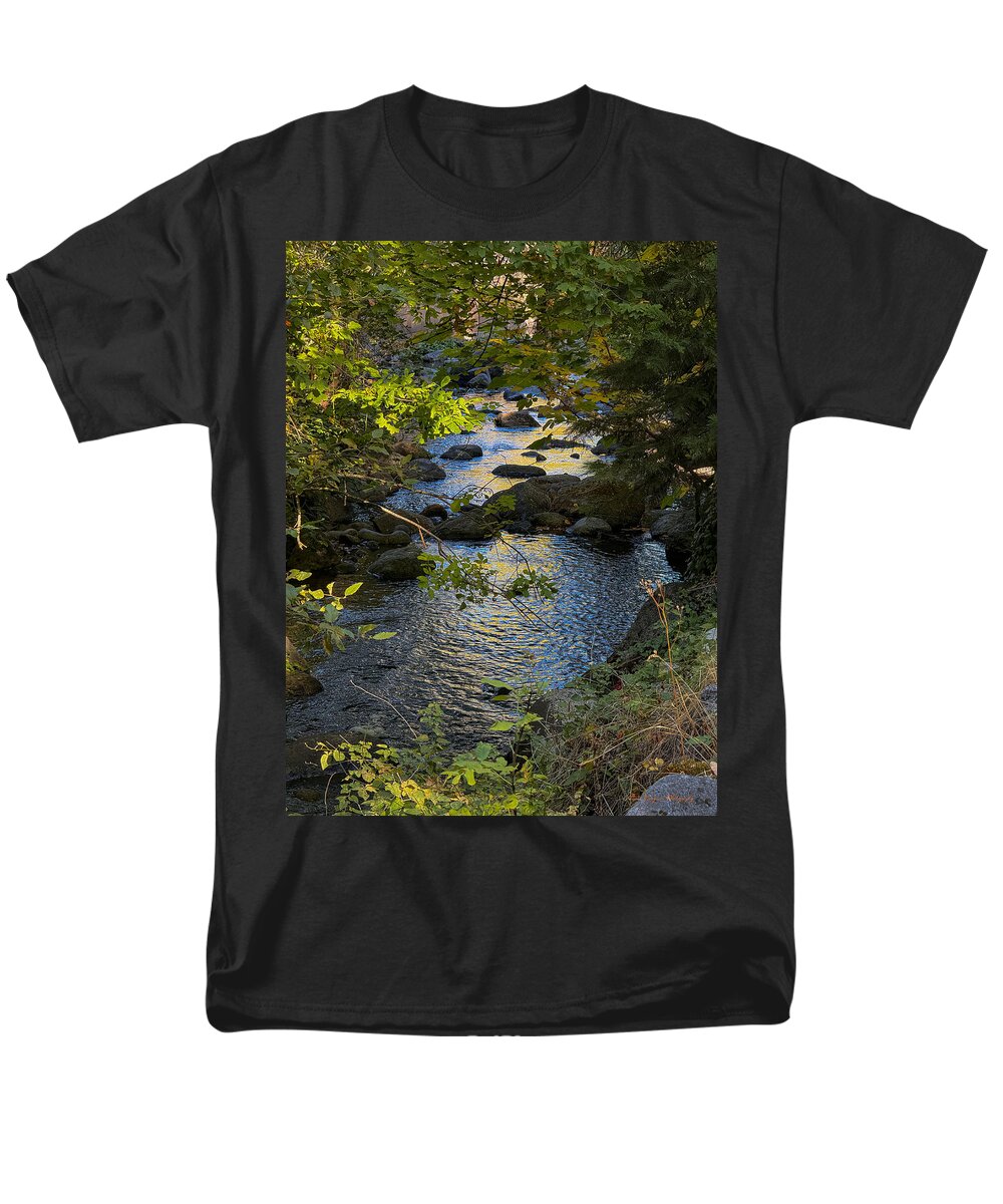Creek  - Men's T-Shirt  (Regular Fit)