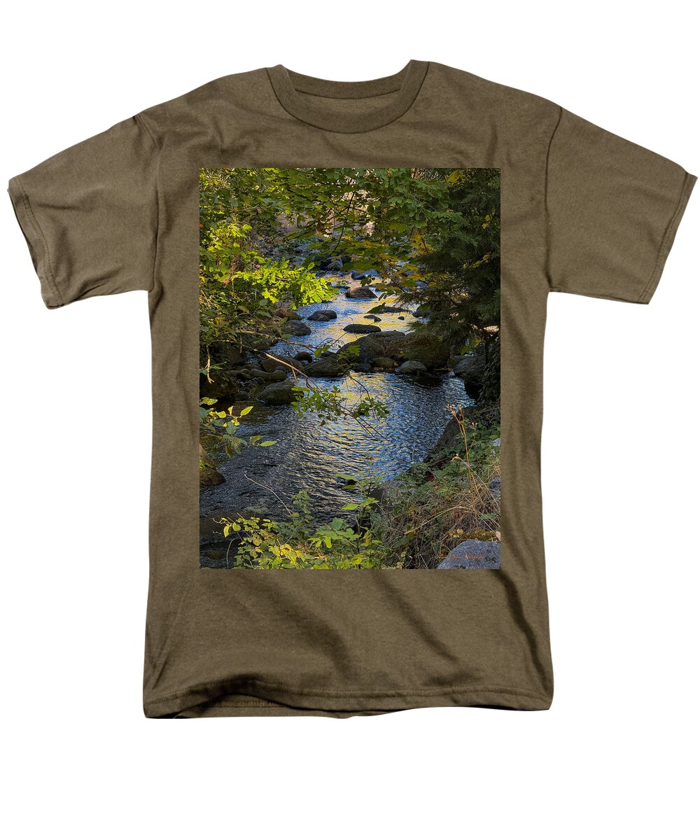 Creek  - Men's T-Shirt  (Regular Fit)