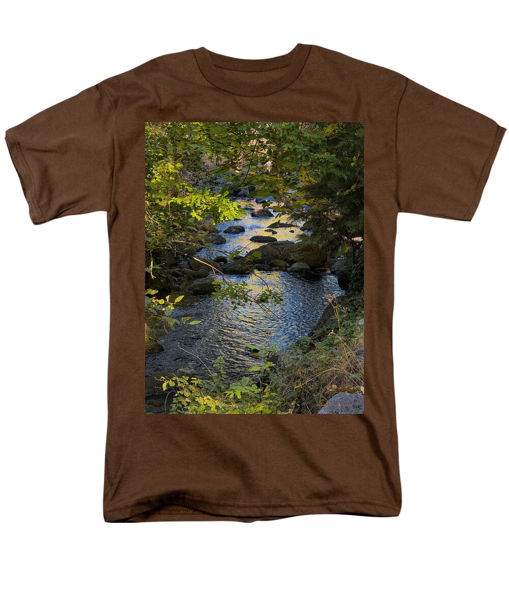 Creek  - Men's T-Shirt  (Regular Fit)