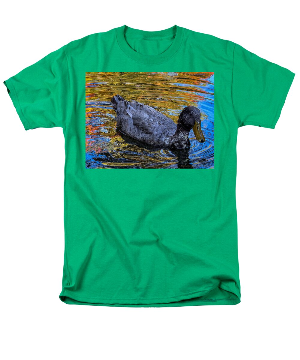 Duck in the pond  - Men's T-Shirt  (Regular Fit)