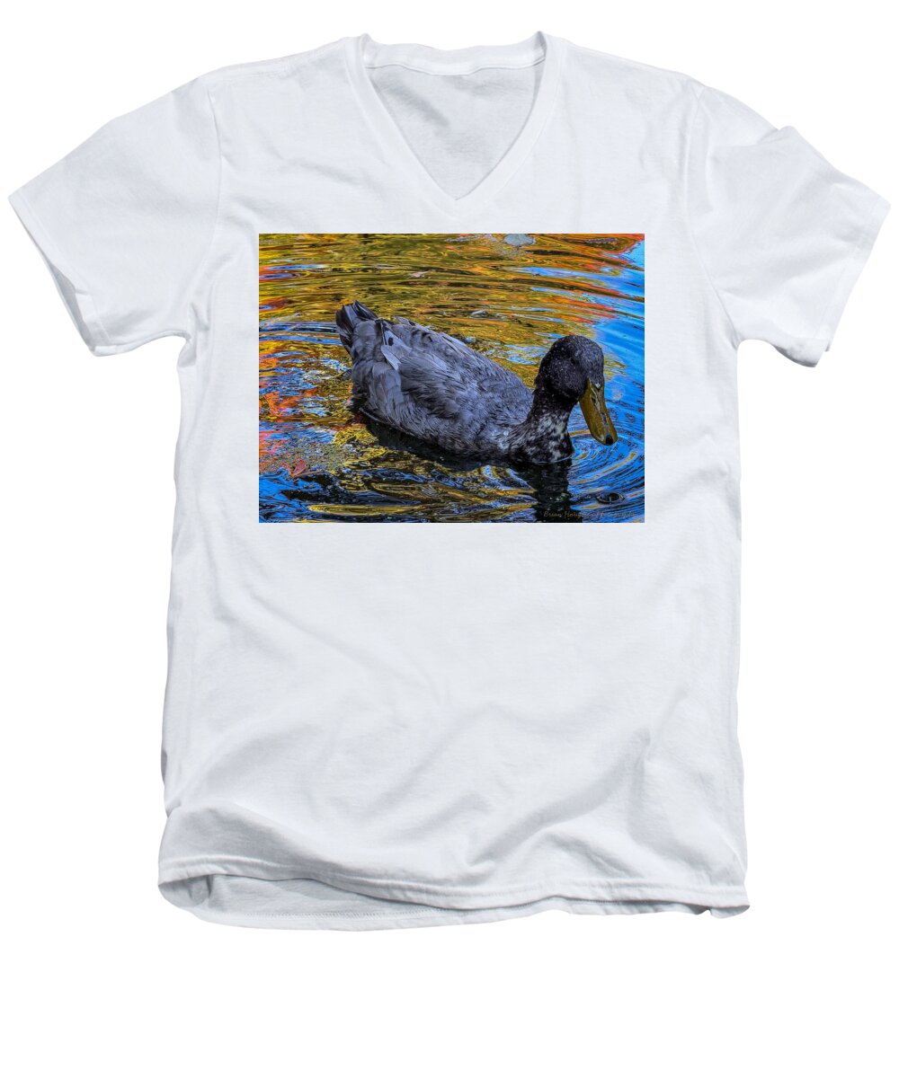 Duck in the pond  - Men's V-Neck T-Shirt