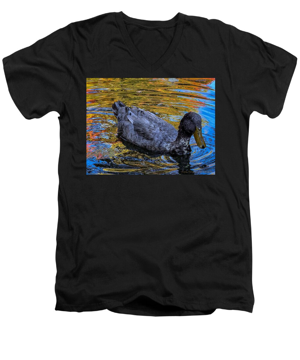 Duck in the pond  - Men's V-Neck T-Shirt