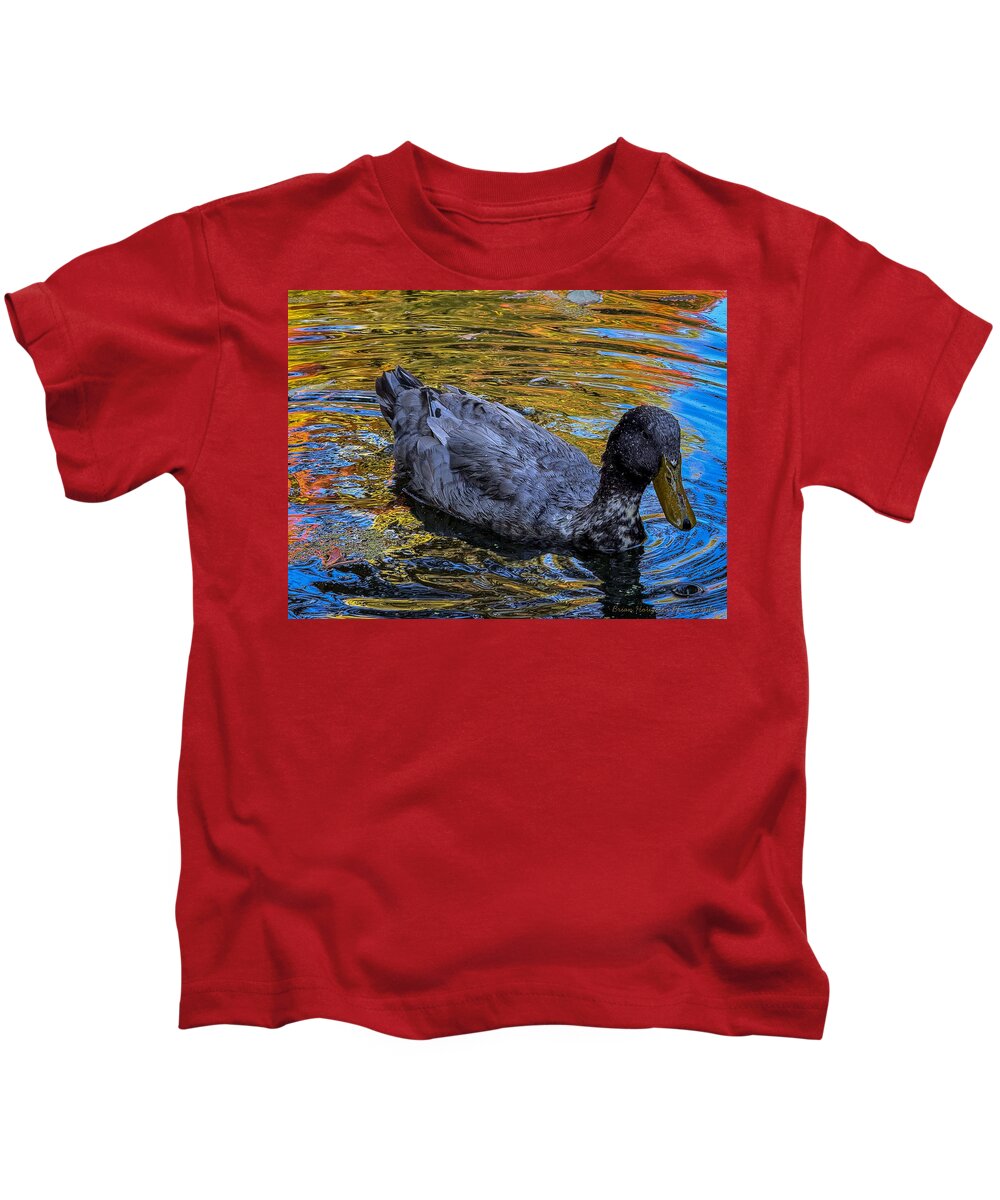 Duck in the pond  - Kids T-Shirt