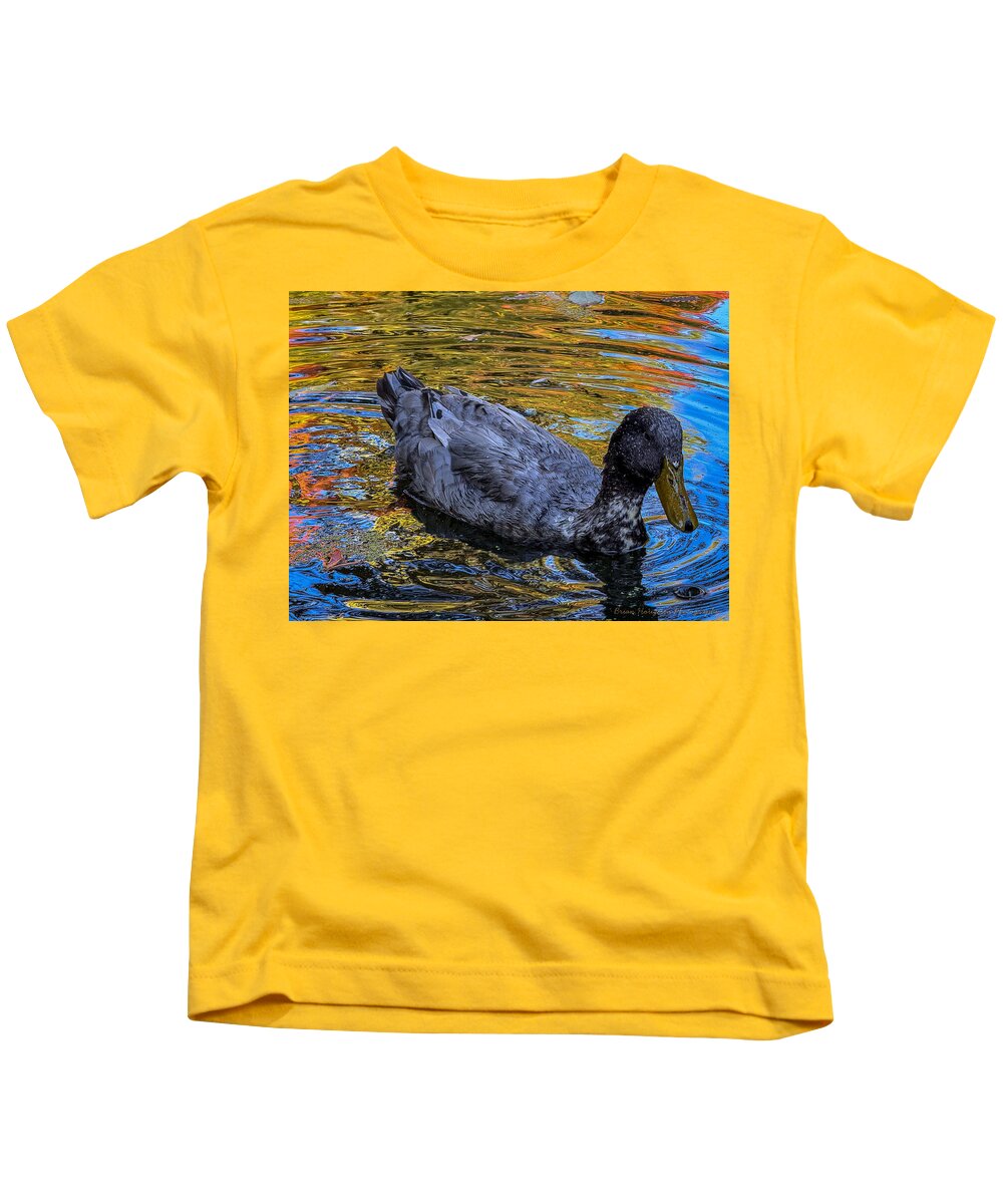 Duck in the pond  - Kids T-Shirt