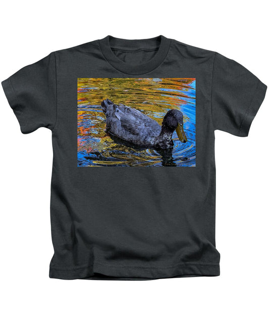 Duck in the pond  - Kids T-Shirt