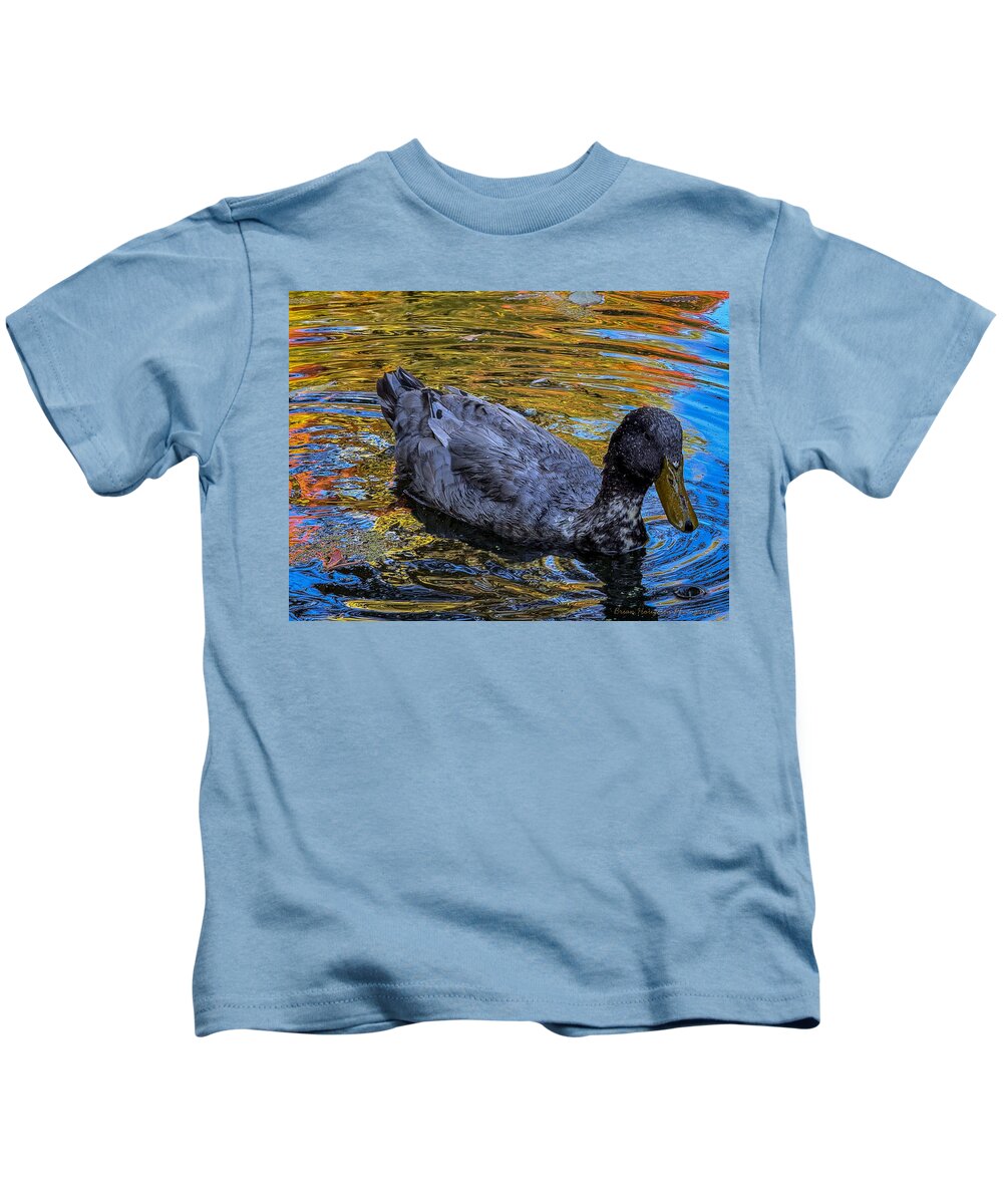 Duck in the pond  - Kids T-Shirt