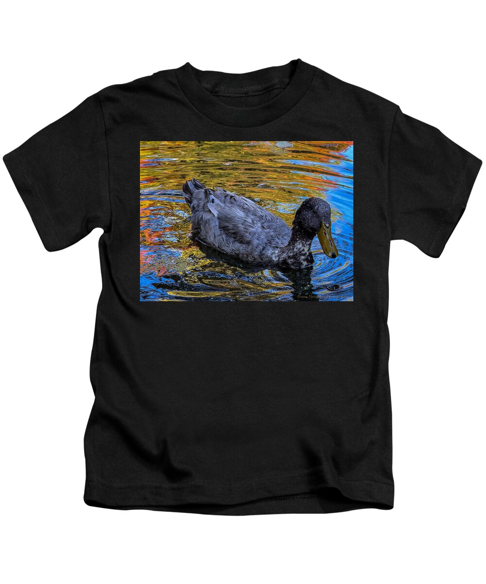 Duck in the pond  - Kids T-Shirt