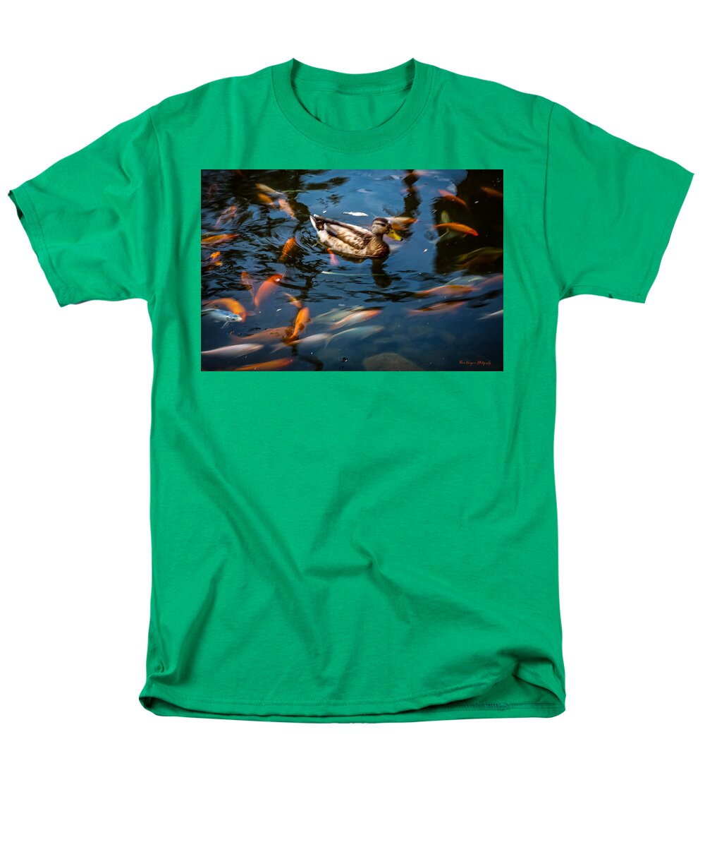 Duck with the koi - Men's T-Shirt  (Regular Fit)